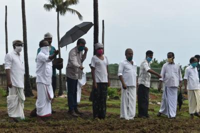 à´¤à´²à´¶àµà´¶àµ‡à´°à´¿ à´®àµà´¨à´¿à´¸à´¿à´ªàµà´ªà´¾à´²à´¿à´±àµà´±à´¿à´¯à´¿à´²àµ† à´šàµ†à´³àµà´³à´•àµà´•à´° à´µà´¾à´°àµâ€à´¡à´¿à´²àµ