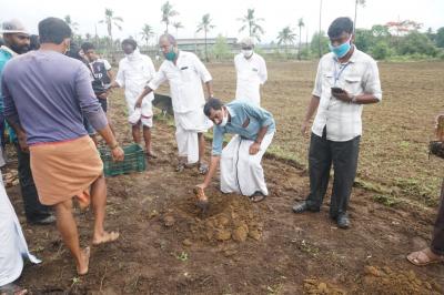 à´¤à´²à´¶àµà´¶àµ‡à´°à´¿ à´®àµà´¨à´¿à´¸à´¿à´ªàµà´ªà´¾à´²à´¿à´±àµà´±à´¿à´¯à´¿à´²àµ† à´šàµ†à´³àµà´³à´•àµà´•à´° à´µà´¾à´°àµâ€à´¡à´¿à´²àµ